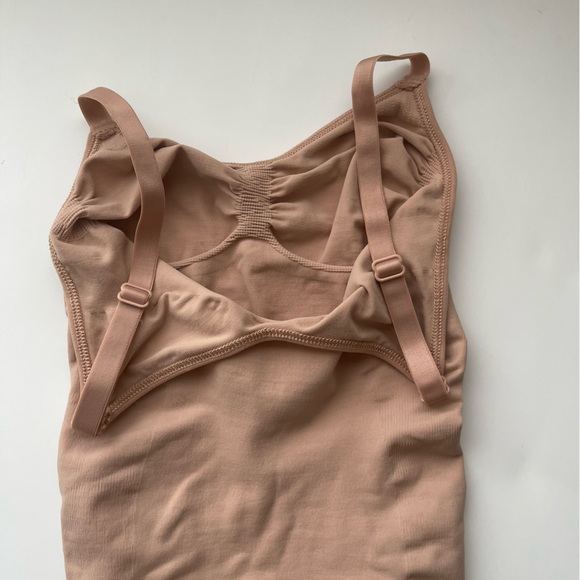 Skims sculpting shape wear VNeck Spandex lightweight seamless Bodysuit Ochre XXS - Picture 4 of 6